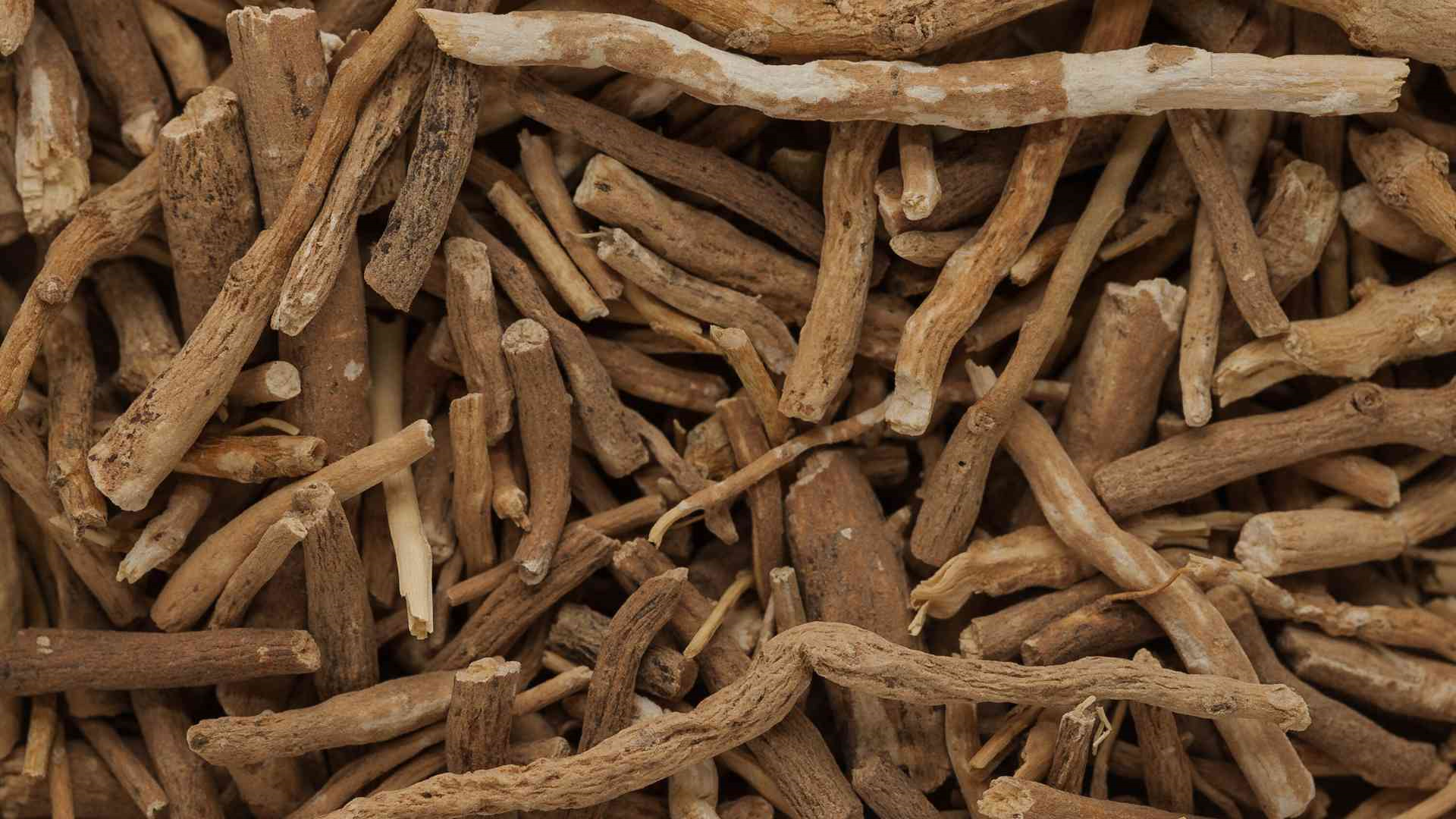 Hínár, treonát természetes forrása
